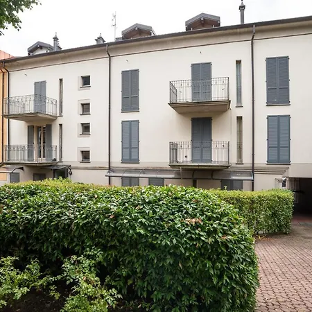 With Balcony And Private Parking オッスッチョ